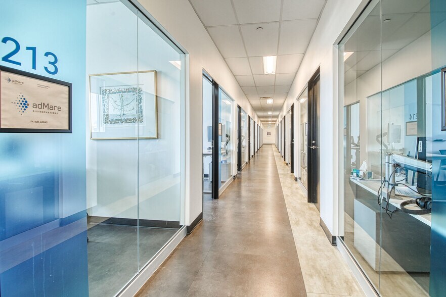 More Photos Of 7171 Rue Frederick-Banting, Saint-Laurent Medical For Lease