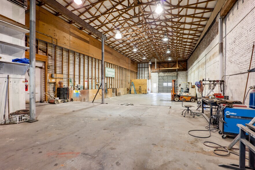 More Photos Of 489 Front St, Junction City Warehouse For Sale