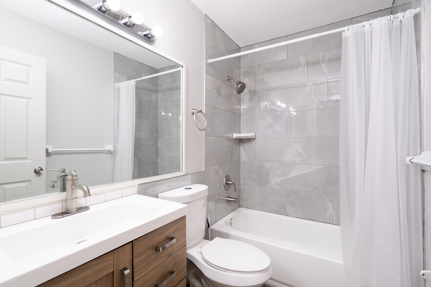 More Photos Of 2220 W 98th St, Bloomington Apartments For Sale