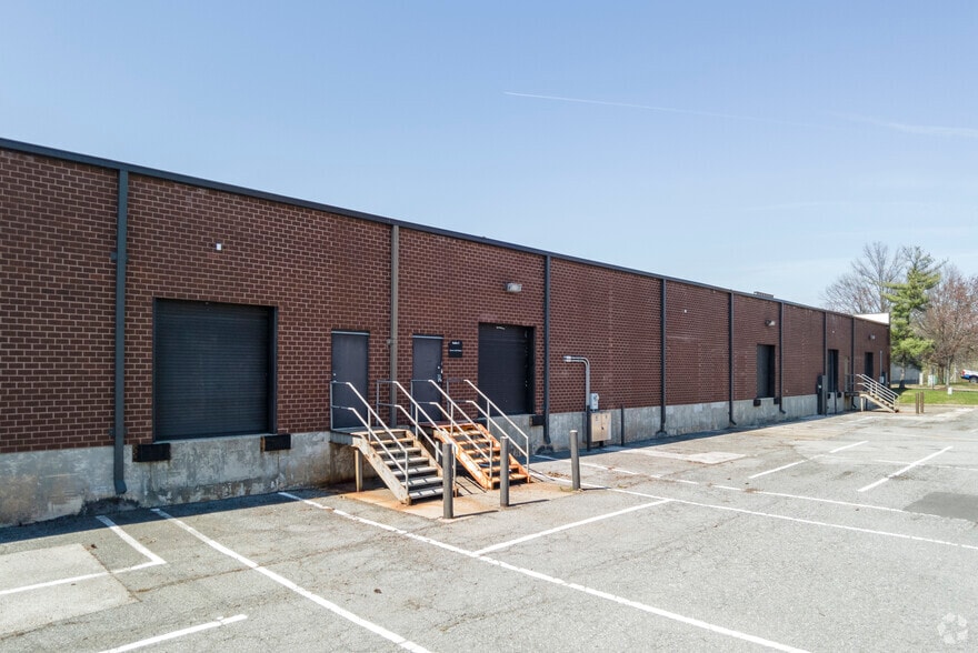 More Photos Of 5020 Campbell Blvd, Baltimore Unknown For Lease