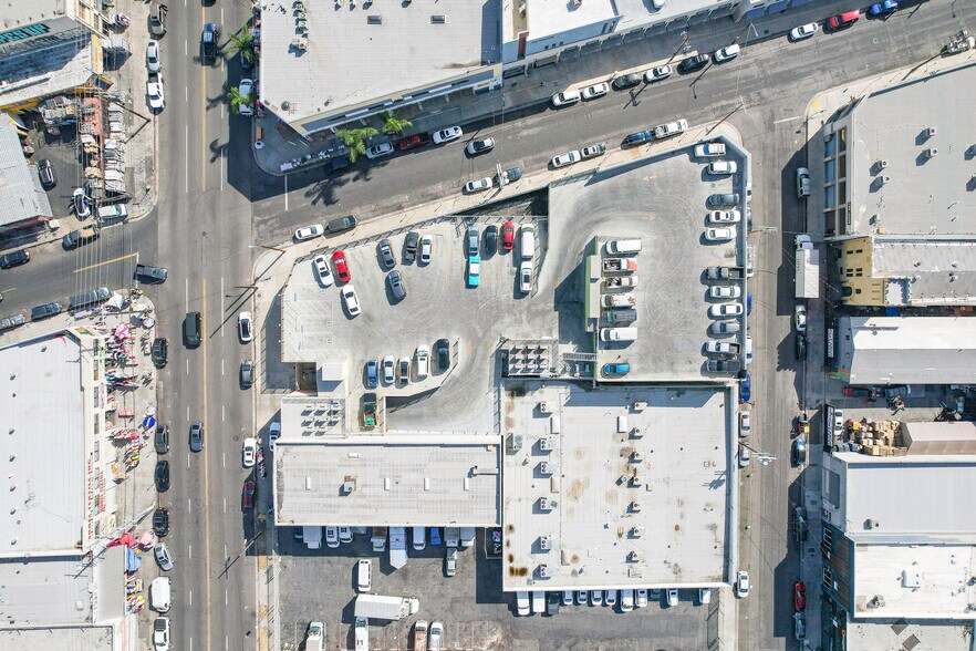 More Photos Of 921 Crocker St, Los Angeles Storefront Retail Office For Sale
