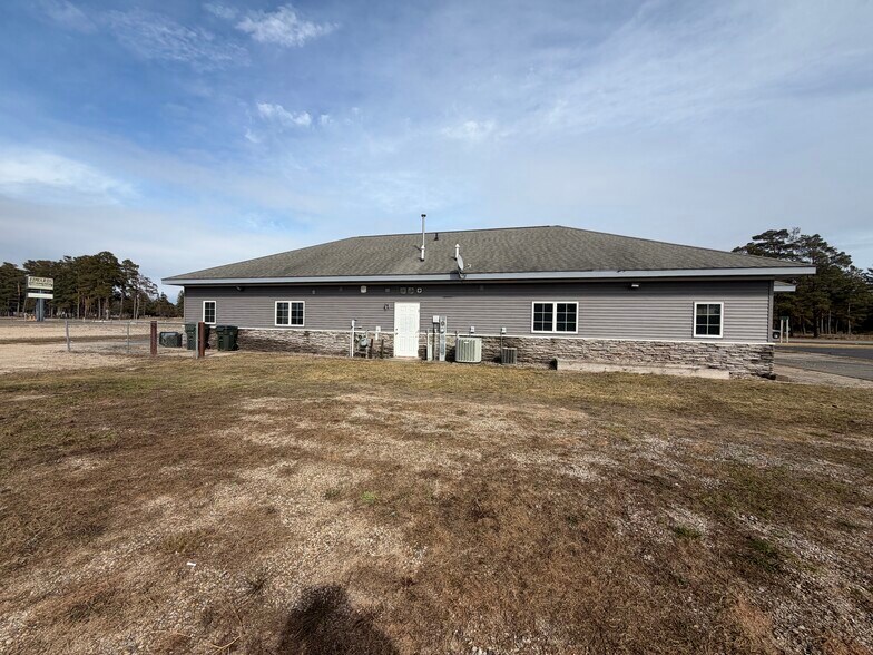 More Photos Of 2905 N Lincoln Rd, Escanaba General Retail For Sale