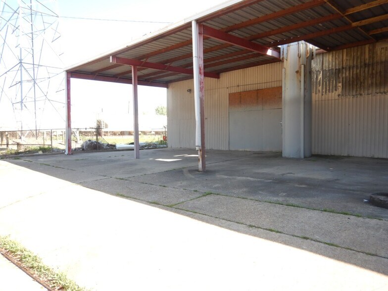 More Photos Of 4949 Gulf Fwy, Houston Warehouse For Sale
