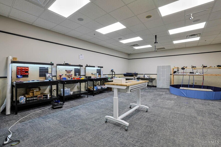 More Photos Of 6951 Cintas Blvd, Mason Office For Sale