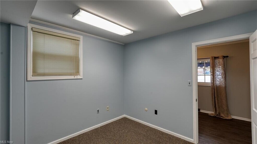 More Photos Of 126 N 9th St, Cambridge Office For Sale