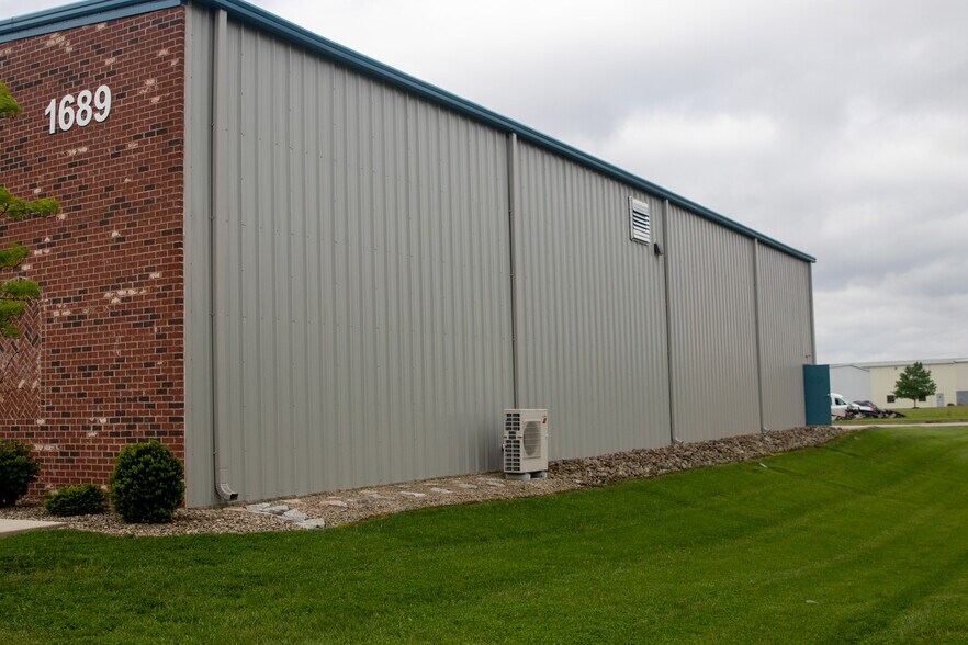 More Photos Of 1689 N Michigan Rd, Shelbyville Warehouse For Sale