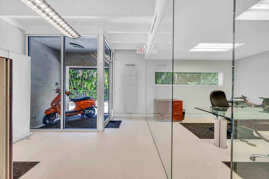 More Photos Of 4621 Ponce De Leon Blvd, Coral Gables Office For Sale