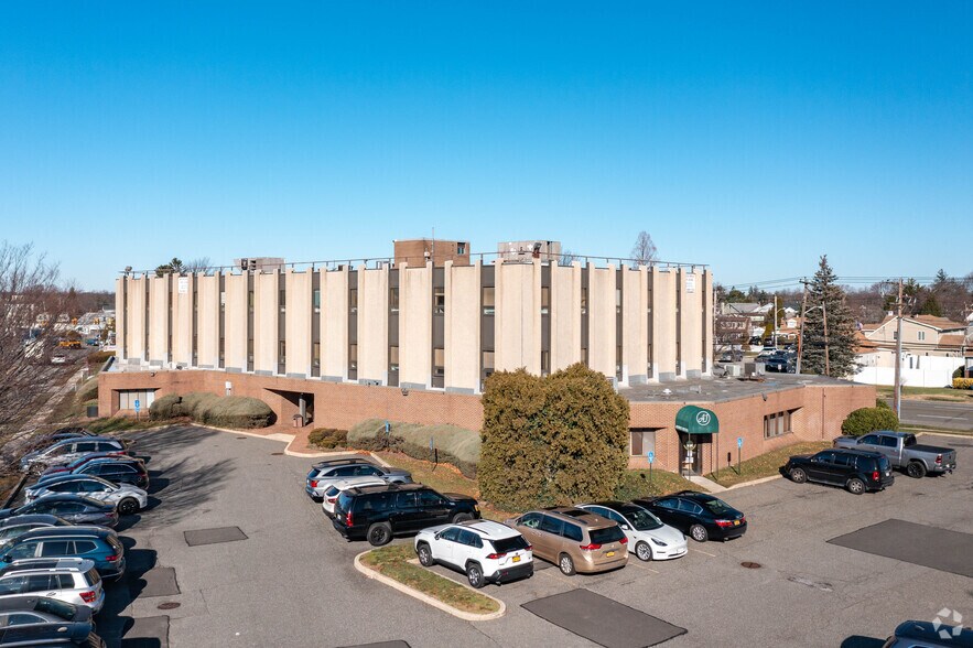More Photos Of 120 Bethpage Rd, Hicksville Medical For Lease