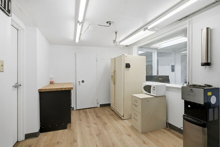 More Photos Of 1621 N Beck St, Salt Lake City Warehouse For Sale
