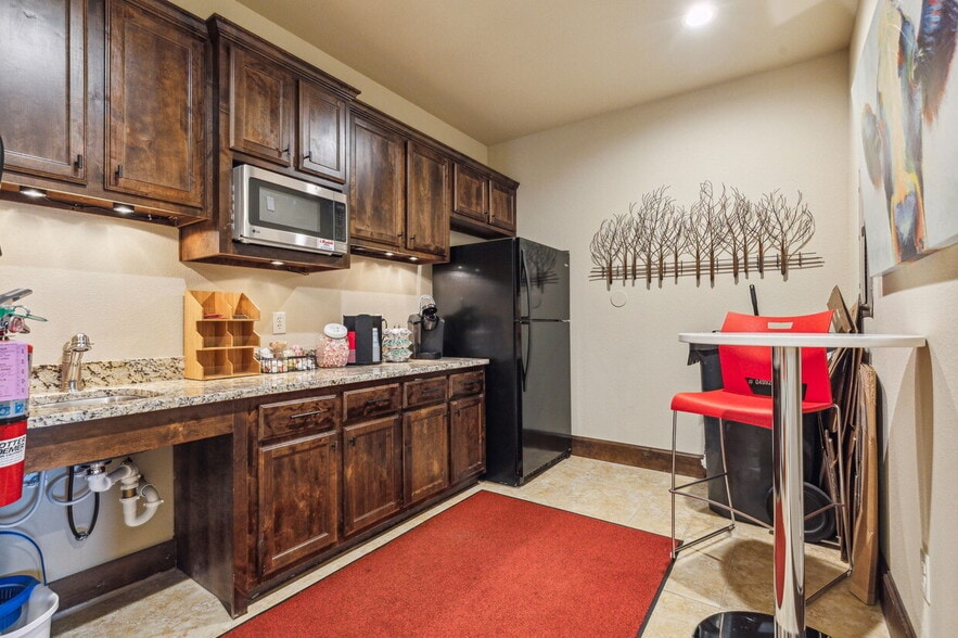 More Photos Of 2101 E Kirkwood Blvd, Southlake Office For Lease