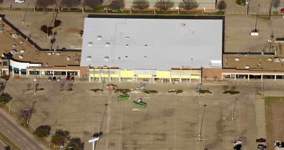 More Photos Of 3046 Lavon Dr, Garland General Retail For Lease