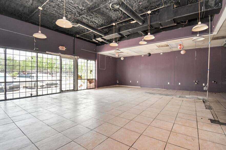 More Photos Of 2635 Gessner, Houston Unknown For Lease