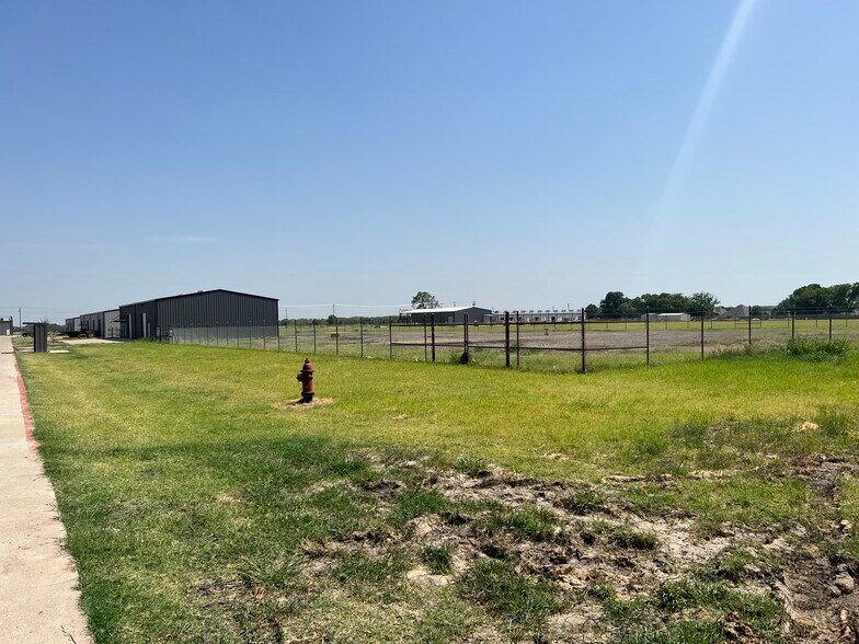 More Photos Of 1041 Technology Way, Waxahachie Industrial For Sale