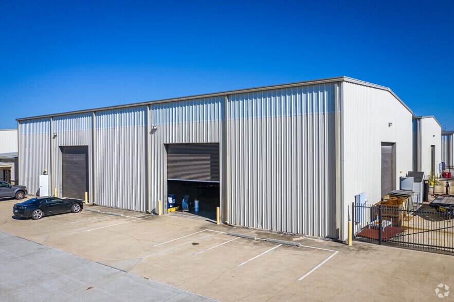 More Photos Of 6830 Bourgeois Rd, Houston Manufacturing For Lease