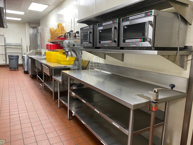 More Photos Of 2199 Riverside Dr, Columbus Restaurant For Lease