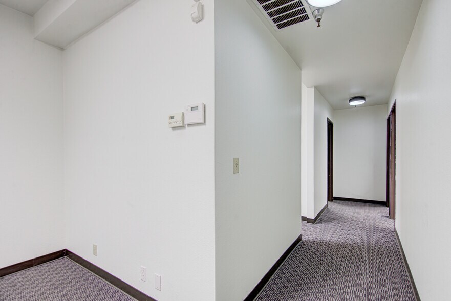 More Photos Of 4949 Buckley Way, Bakersfield Office For Sale