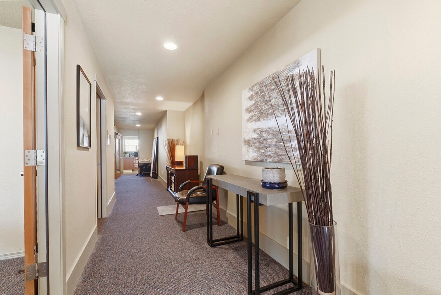 More Photos Of 9055 SW Beaverton Hillsdale Hwy, Portland Office For Lease