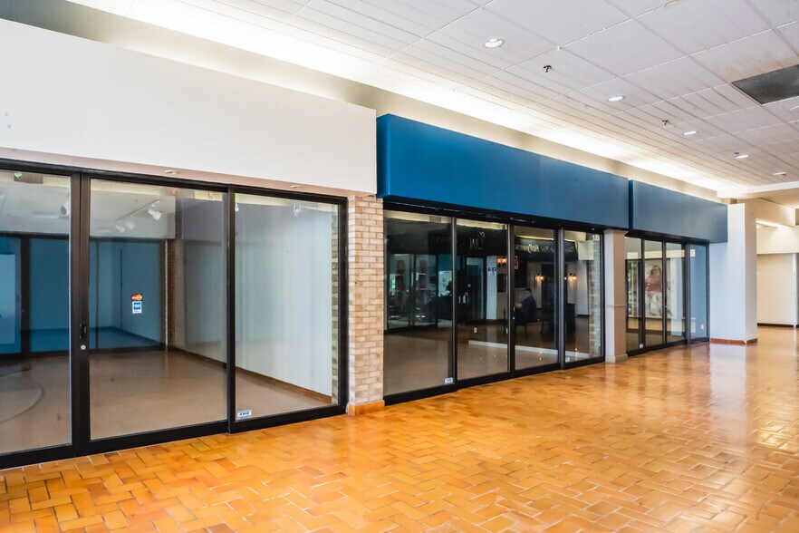 More Photos Of 95 Blvd Gaulles, Lorraine Unknown For Lease