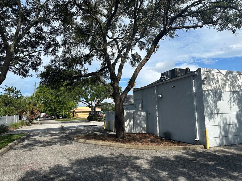 More Photos Of 1601 Gulf To Bay Blvd, Clearwater Storefront Retail Office For Sale