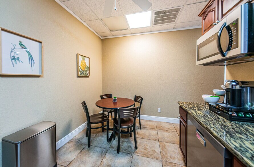 More Photos Of 3023 Eastland Blvd, Clearwater Office For Sale