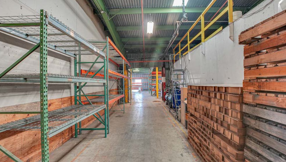 More Photos Of 8000 NE 14th Pl, Portland Warehouse For Sale