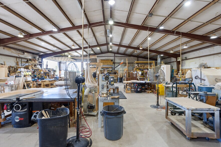 More Photos Of 328 Thomas Pl, Everman Manufacturing For Sale