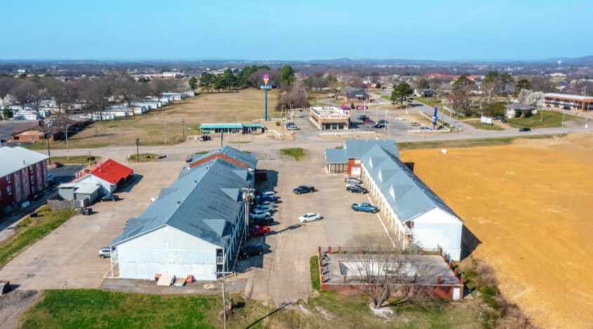 More Photos Of 706 S Kerr Blvd, Sallisaw Hotel For Sale