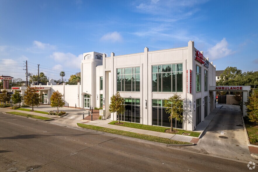 Primary Photo Of 1110 W Gray St, Houston Freestanding For Sale