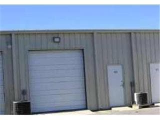 More Photos Of 39 Persimmon St, Bluffton Flex For Lease