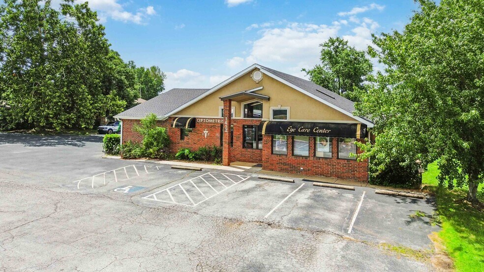 More Photos Of 1412 Se 14th St, Bentonville Medical For Lease