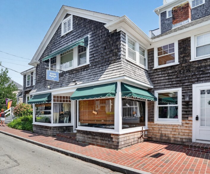 More Photos Of 9 Winter St, Edgartown Storefront For Lease