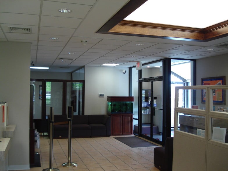 More Photos Of 6200 Harford Rd, Baltimore Storefront Retail Office For Lease