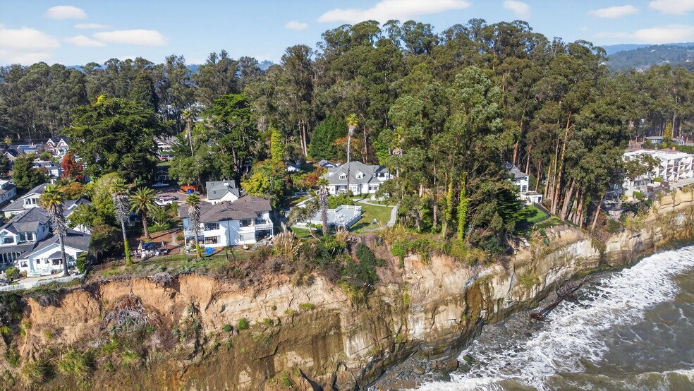 More Photos Of 620 El Salto Dr, Capitola Hospitality For Sale