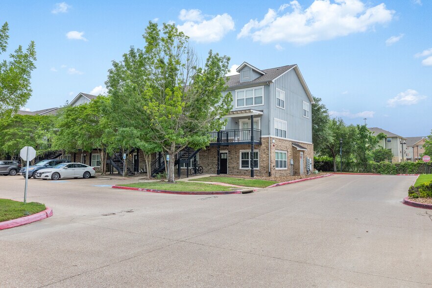 More Photos Of 1725 Harvey Mitchell Pky S, College Station Apartments For Sale