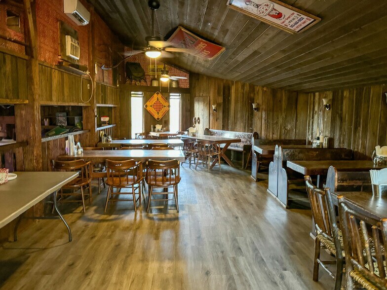 More Photos Of 38015 US-26 Hwy, Sandy Specialty For Sale