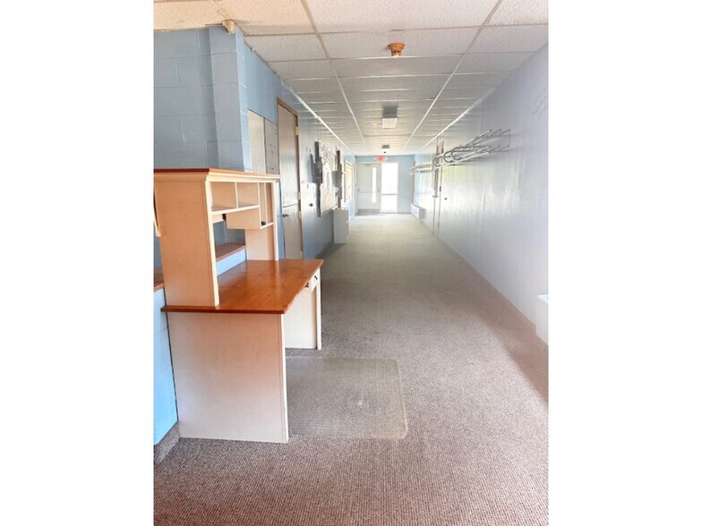 More Photos Of 4150 Pontiac Lake Rd, Waterford Religious Facility For Lease