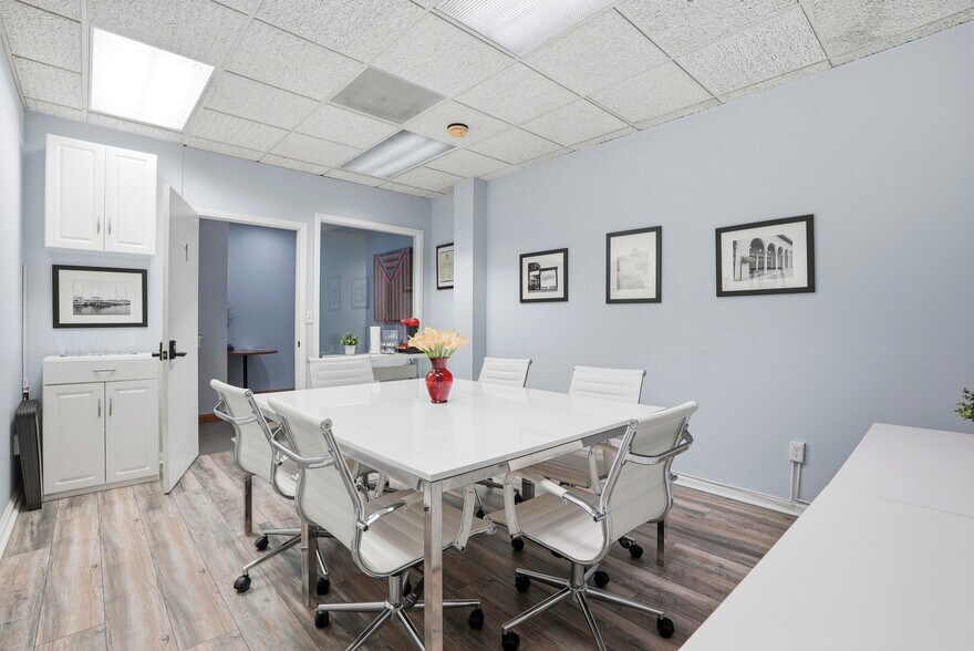 More Photos Of 100 2nd Ave N, Saint Petersburg Office For Sale