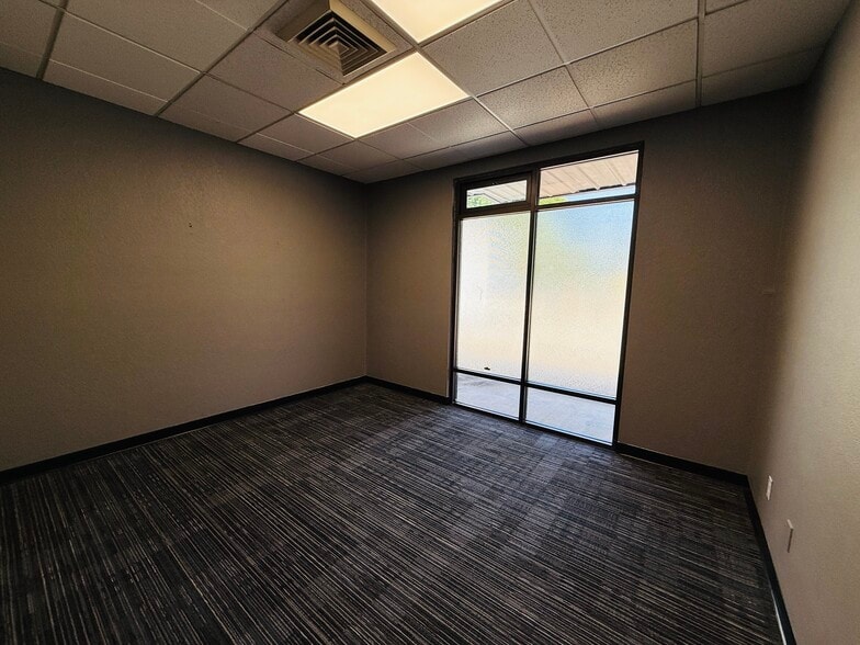 More Photos Of 748 Market St, Redding Office For Sale