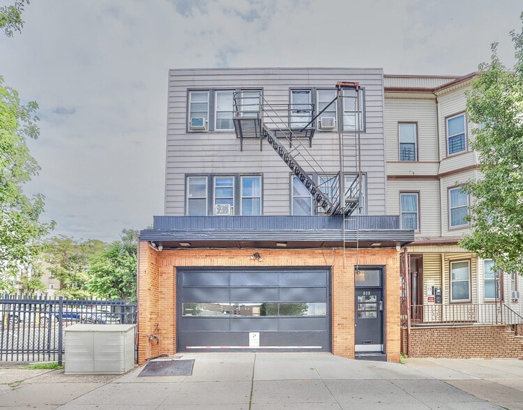 Primary Photo Of 808 Kennedy Blvd, Union City Storefront Retail Residential For Lease