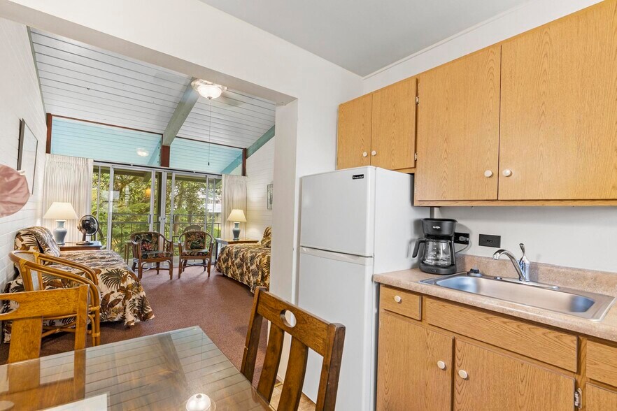 More Photos Of 333 Iliahi St, Hilo Hotel For Sale