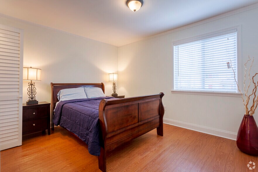 More Photos Of 2125 Joseph E Boone Blvd, Atlanta Apartments For Sale