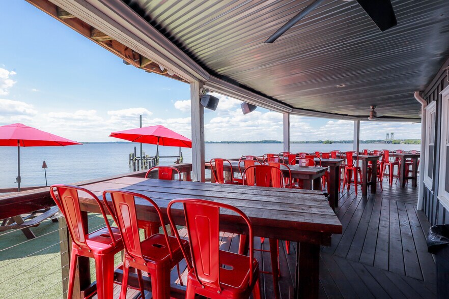 More Photos Of 700 Jordan Point Rd, Hopewell Restaurant For Sale