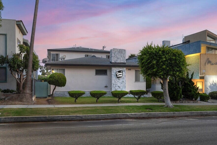 Primary Photo Of 7832 W Manchester Ave, Playa Del Rey Apartments For Sale
