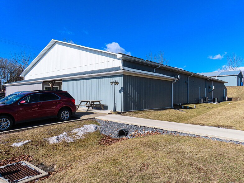 More Photos Of 2821 Earlystown Rd, Centre Hall General Retail For Sale