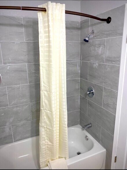 More Photos Of 4300 American Way, Memphis Hospitality For Sale