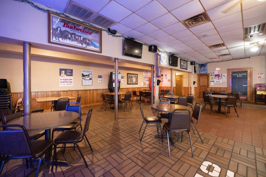 More Photos Of 100 S Washington St, Lake City Restaurant For Sale