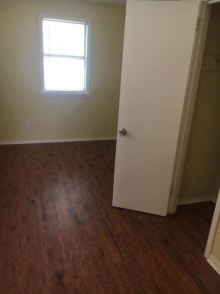 More Photos Of 596 S Danny Thomas Blvd, Memphis Apartments For Sale