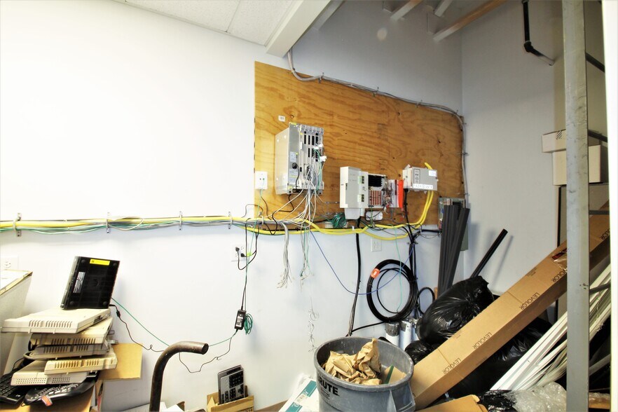 More Photos Of 14240 Dante Ave, Dolton Loft Creative Space For Lease