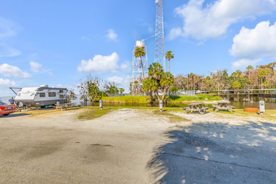 More Photos Of 1600 Lake George Rd, Seville Marina For Sale