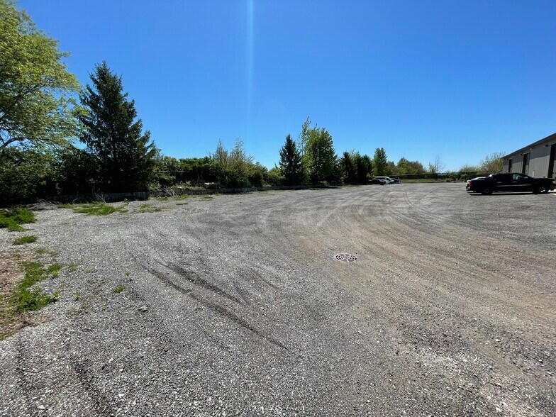 More Photos Of 747 Herra St, Elburn Light Manufacturing For Lease